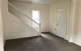 3 BED 1 BATH SINGLE FAMILY IN THE SOUTH BROADWAY NEIGHBORHOOD!