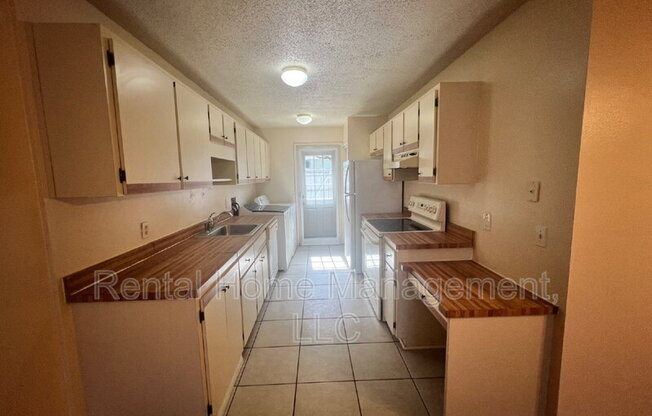 343 E ROSEWOOD LN