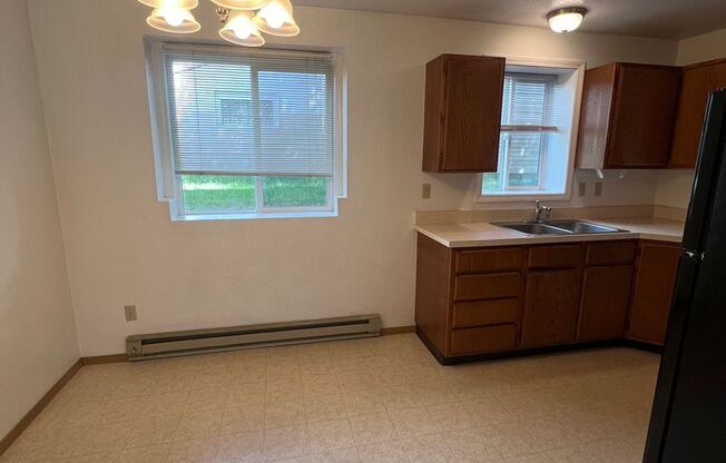 2 beds, 1 bath, $1,195, Unit D