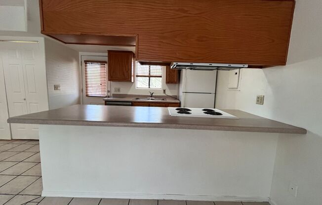 Central- 2 bedroom/ 1.5 bathroom condo!
