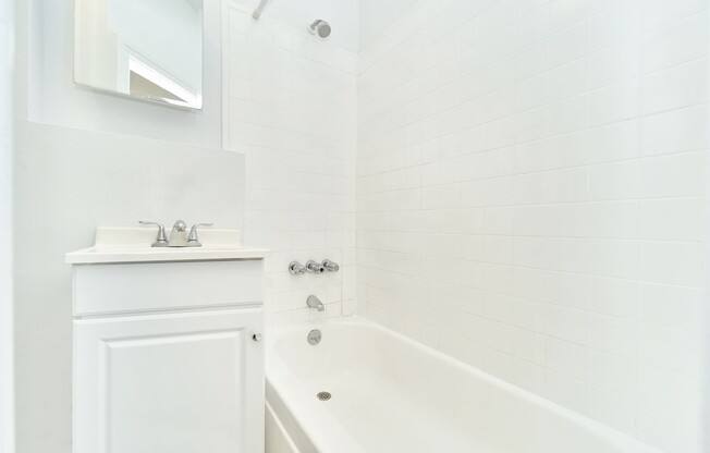 1 bed, 1 bath, $2,550, Unit 4B