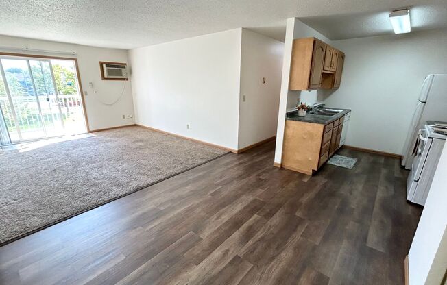 2 beds, 1 bath, 825 sqft, $825, Unit 2521-312