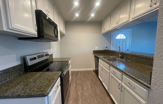 2 beds, 2 baths, 850 sqft, $2,845, Unit 819-24
