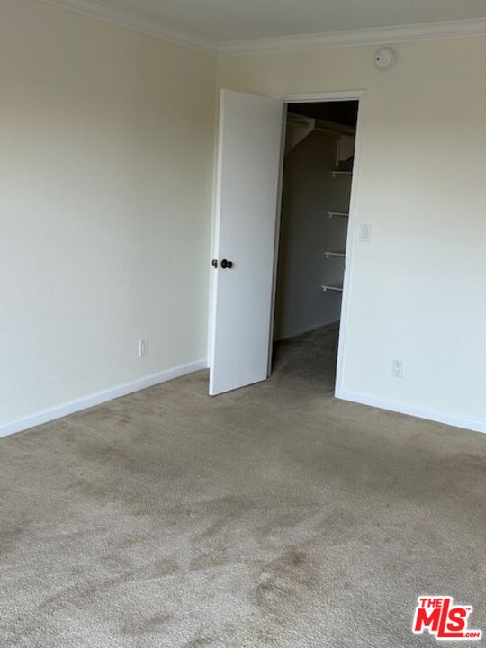 2320 S BENTLEY AVE