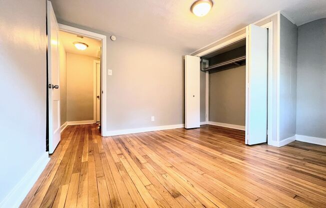 Comfortable 2 Bedroom in Convenient Location