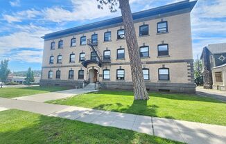 Espanola Elm Apartments