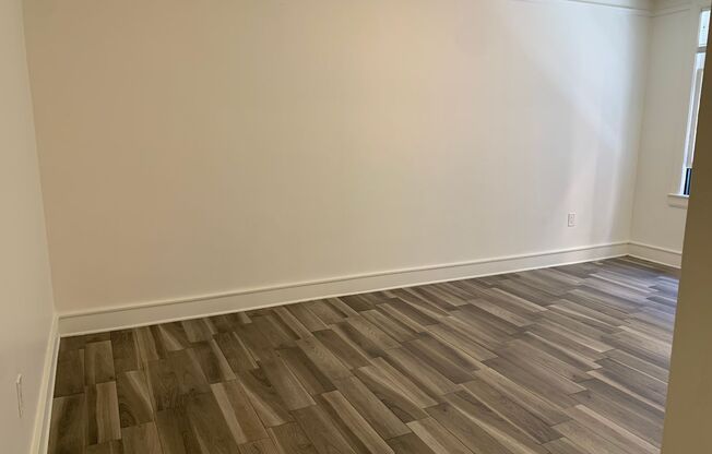 Studio, 1 bath, 325 sqft, $1,195, Unit 110