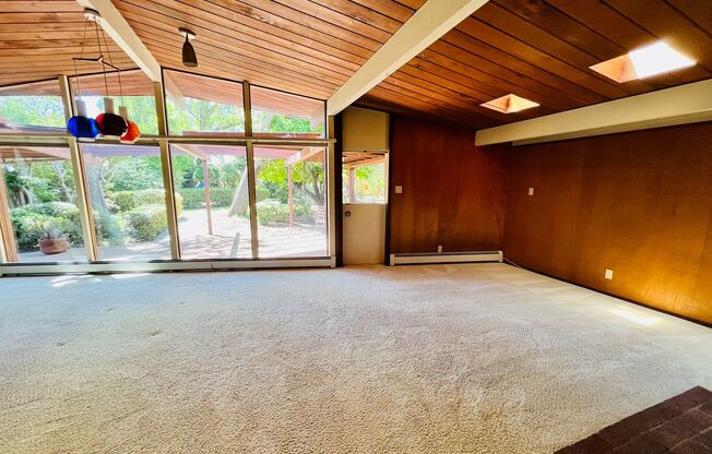 Stunning 4 Bed 2 Bath Eichler near Midtown Palo Alto. Great Schools & Location.