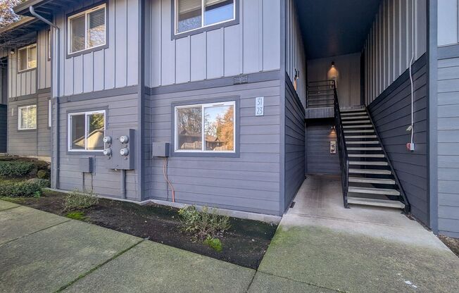 2 beds, 2 baths, 950 sqft, $1,350, Unit 23