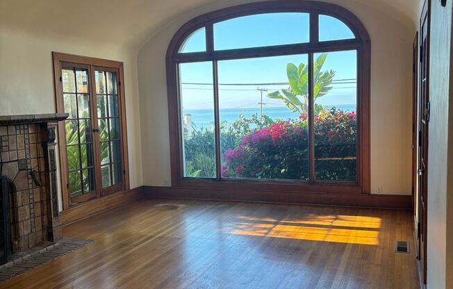 Lovely home with Ocean view with bonus granny flat