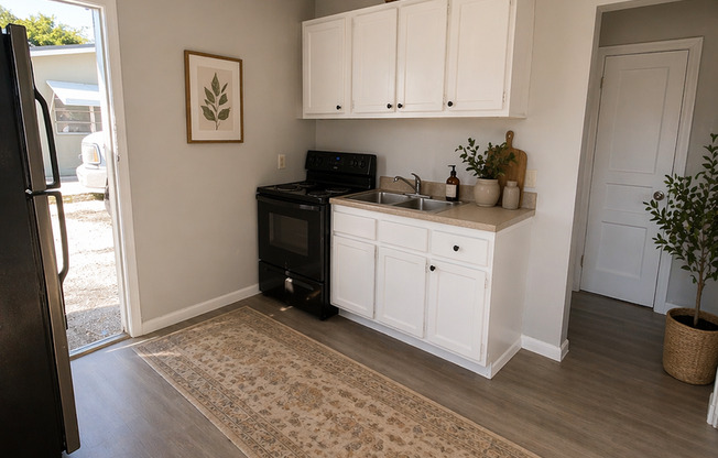 912 - 920 11th Avenue N