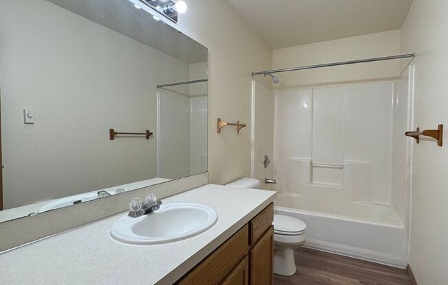 2 beds, 1 bath, $1,224, Unit 317