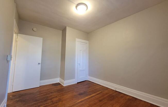 2 beds, 1 bath, $1,175, Unit 2 Averill Court