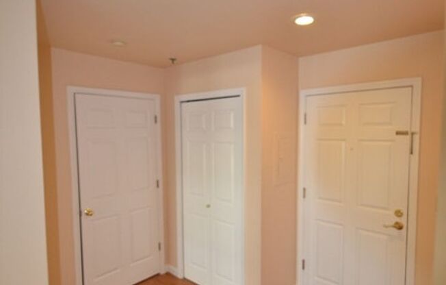 1 bed, 1 bath, $1,925, Unit Unit #E-308