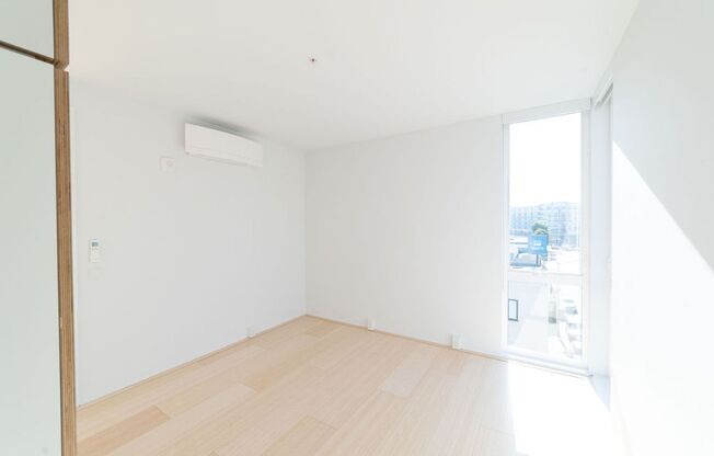 2 beds, 2 baths, $2,378, Unit 203