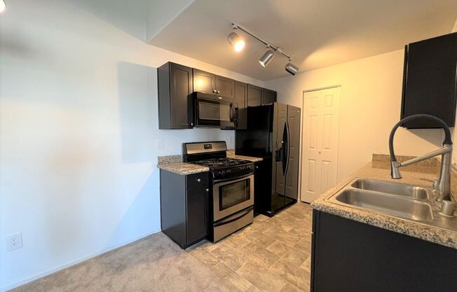 2 beds, 2 baths, $1,325