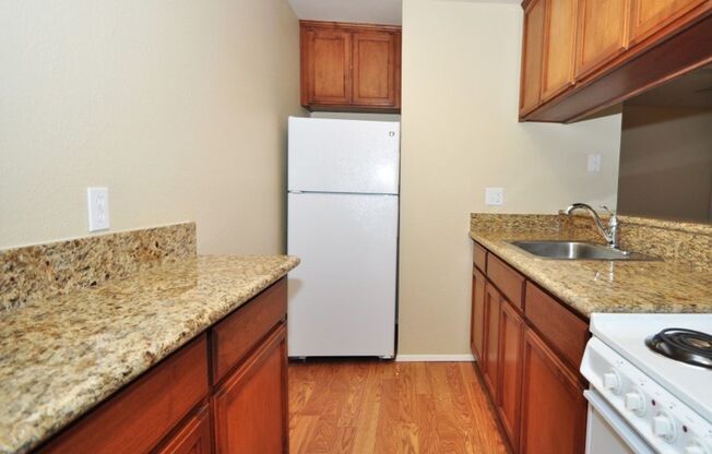 Studio, 1 bath, 440 sqft, $1,695, Unit 062