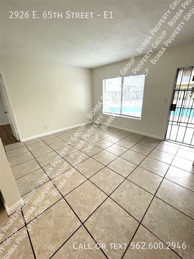 2926 E 65 ST
