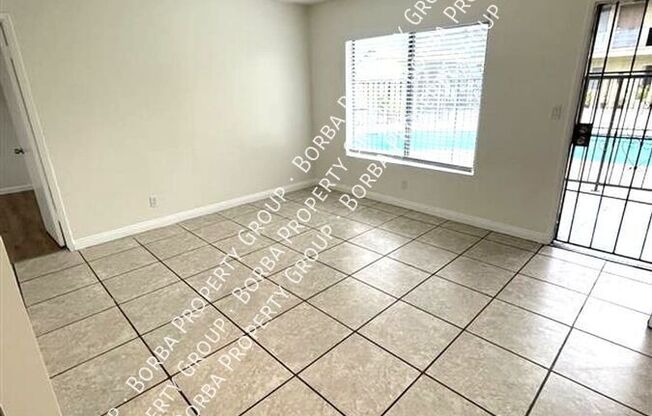 2926 E 65 ST