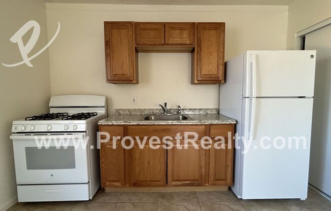 Studio, 1 bath, 600 sqft, $900, Unit Unit D