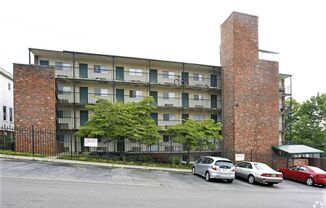 Fantastic deal on 1Bed/1Ba at Evian Towers!  $1000 per month through July 2026