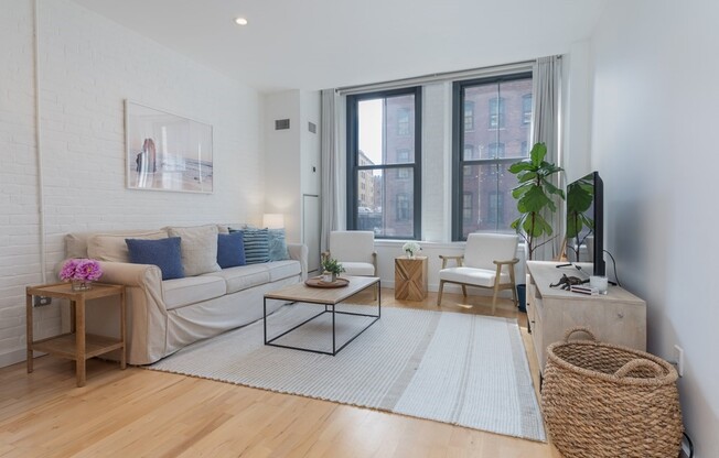 2 beds, 2 baths, 1,033 sqft, $5,250, Unit 209