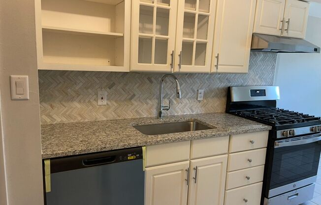 Broadmoor Townhomes-2Cor5