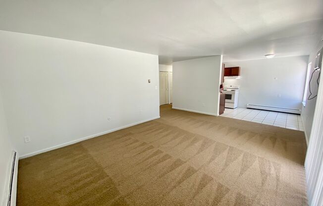 2 beds, 1 bath, 900 sqft, $1,295, Unit 19