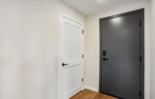 2 beds, 2 baths, 938 sqft, $2,325, Unit 202