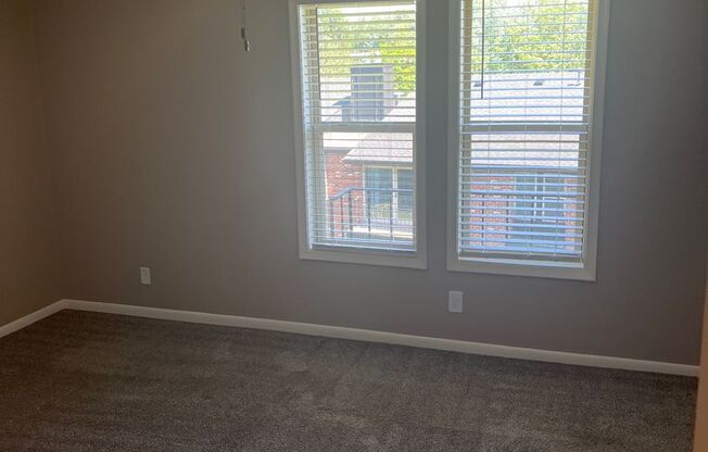 2 beds, 1 bath, 948 sqft, $1,179, Unit 059