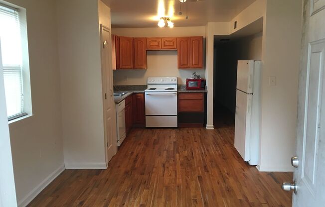 2 beds, 1 bath, 1,000 sqft, $1,200, Unit Apt. 1A