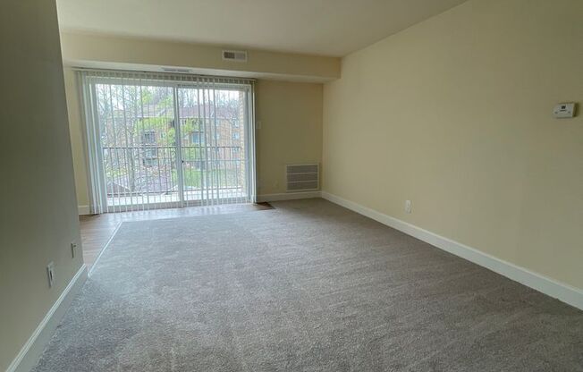 2 beds, 2 baths, 1,000 sqft, $2,250, Unit 14200 #203