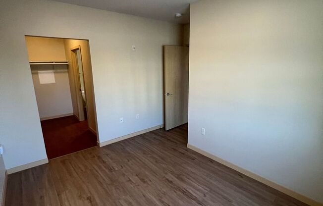 1 bed, 1 bath, 735 sqft, $1,175, Unit 101