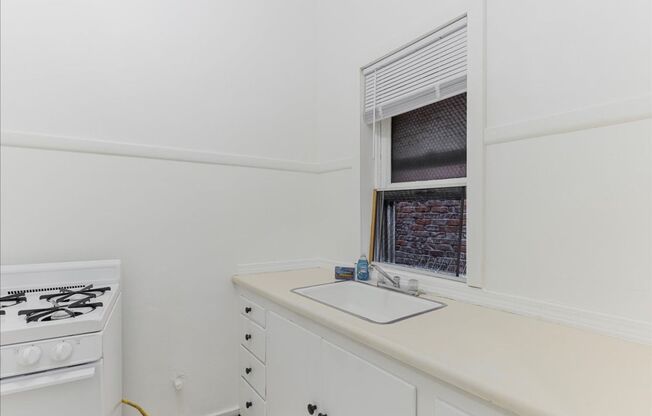 Studio, 1 bath, 332 sqft, $925, Unit 308