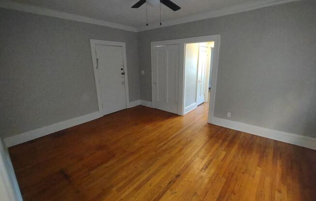 1 bed, 1 bath, $775, Unit Unit #15