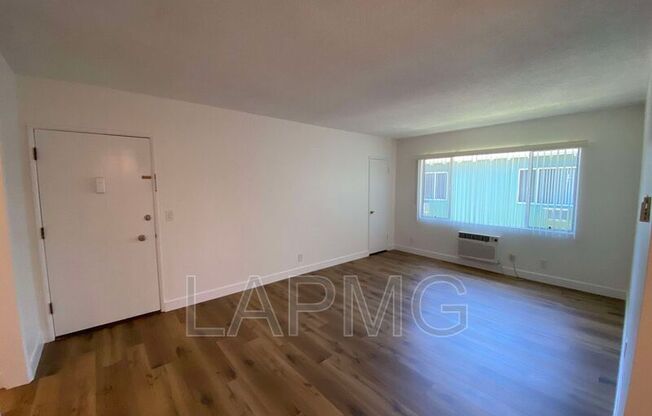 233 N. Hollywood Way