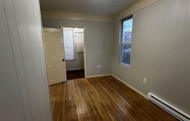 2 beds, 1 bath, $1,350, Unit 50