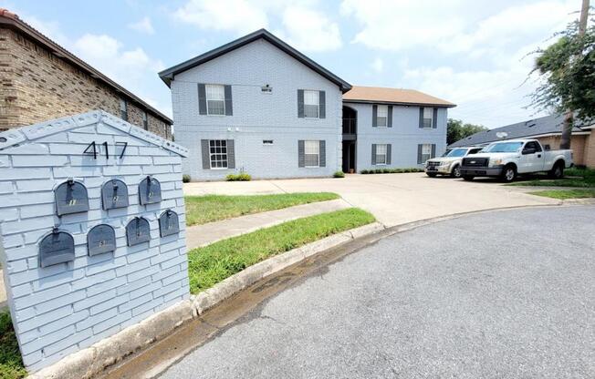 417 E ULEX AVE