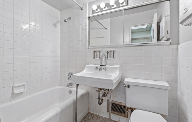 Studio, 1 bath, 744 sqft, $6,000, Unit 1F