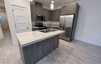 3 beds, 2.5 baths, 1,600 sqft, $2,250, Unit Unit B