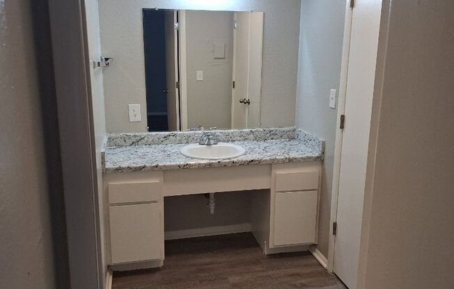 Studio, 1 bath, 490 sqft, $675, Unit 231