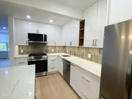 2 beds, 1 bath, 865 sqft, $2,600, Unit 4S