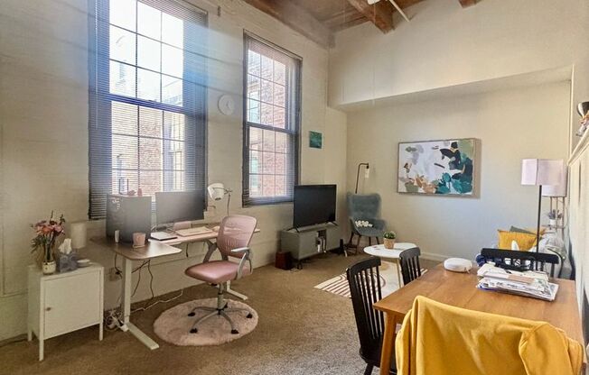 1 bed, 1 bath, 600 sqft, $1,689, Unit 425