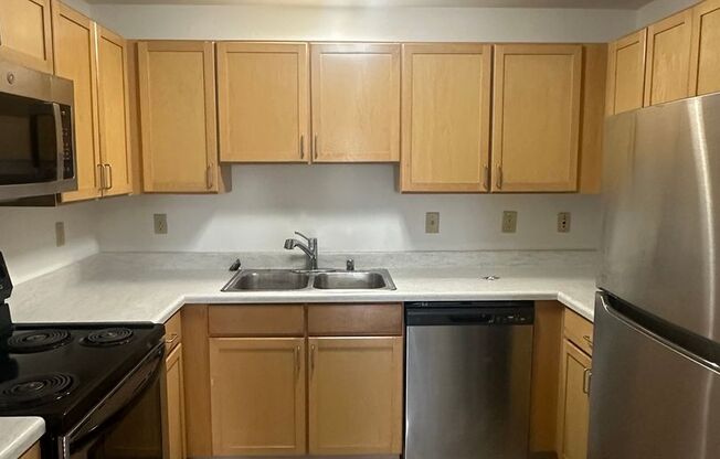 2 beds, 1 bath, 815 sqft, $1,750, Unit 609
