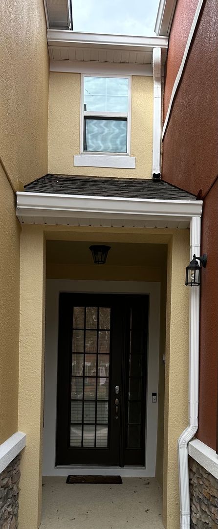 3 Bedroom, 2.5 Bath Townhome in Gated Sanford Community – Pet Friendly