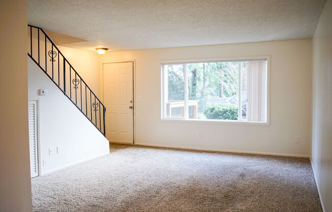 Make Yourself at HOME in this Contemporary West Linn Townhouse!