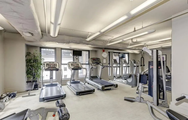 2 beds, 2 baths, $3,200, Unit Unit 806