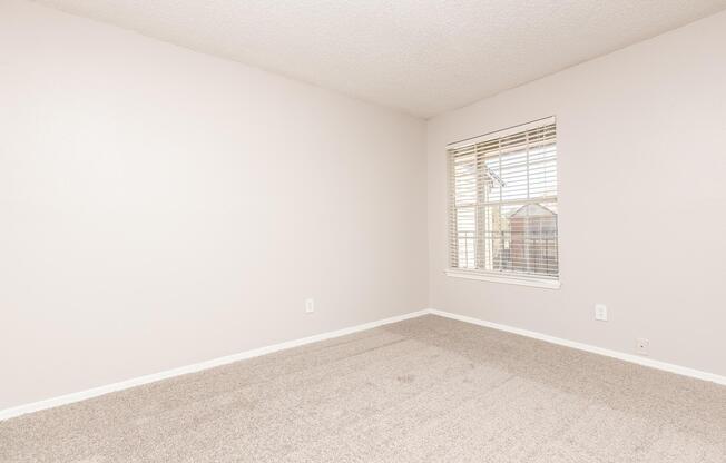 2 beds, 2 baths, 1,044 sqft, $1,600