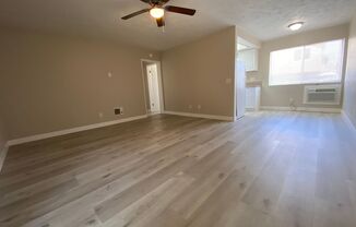 Two Bedroom Apartment Normal Heights with on-site Laundry and small dog friendly!