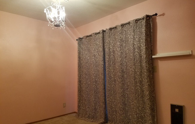 3 beds, 2 baths, $2,300